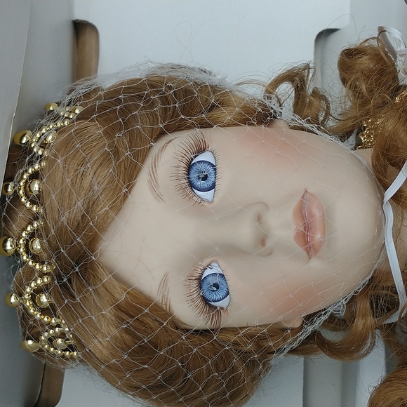 New Porcelain Agnes Doll - Picture 10 of 16